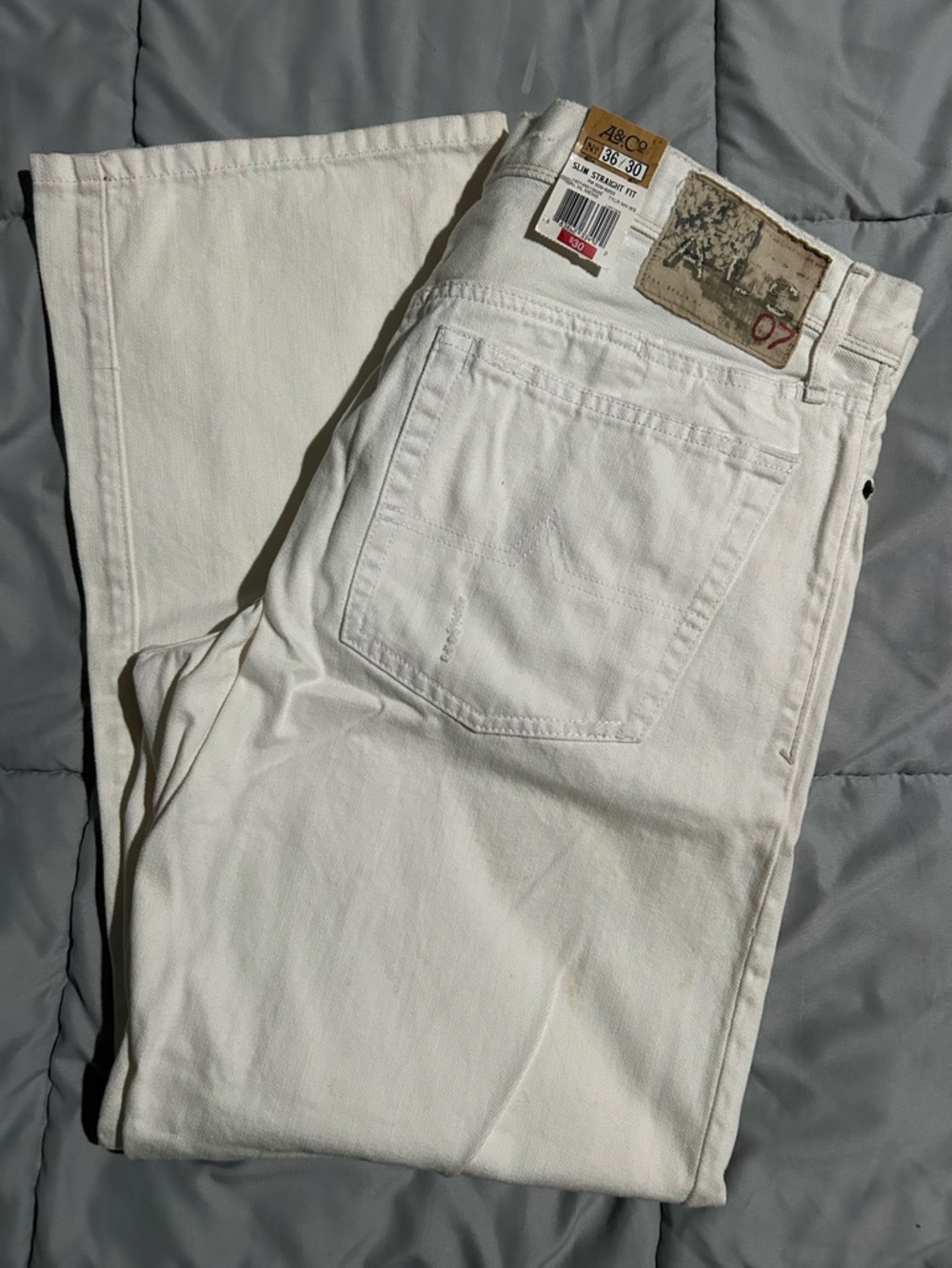 Men's White Slim Straight-Leg Jeans